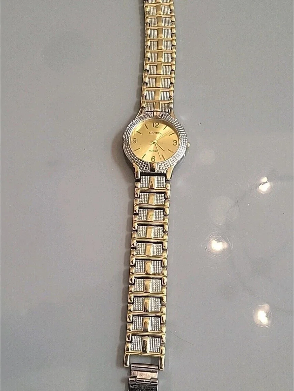 Vintage Geneva Ladies Watch 32mm Silver & GoldTone New Battery Working Perfectly